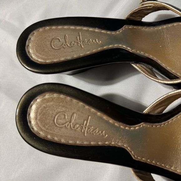 Cole Haan Wedge Sandals Green and Gold Size 5B - Picture 4 of 11
